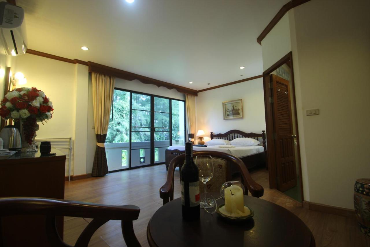 Hotel Naithon Beach Phuket