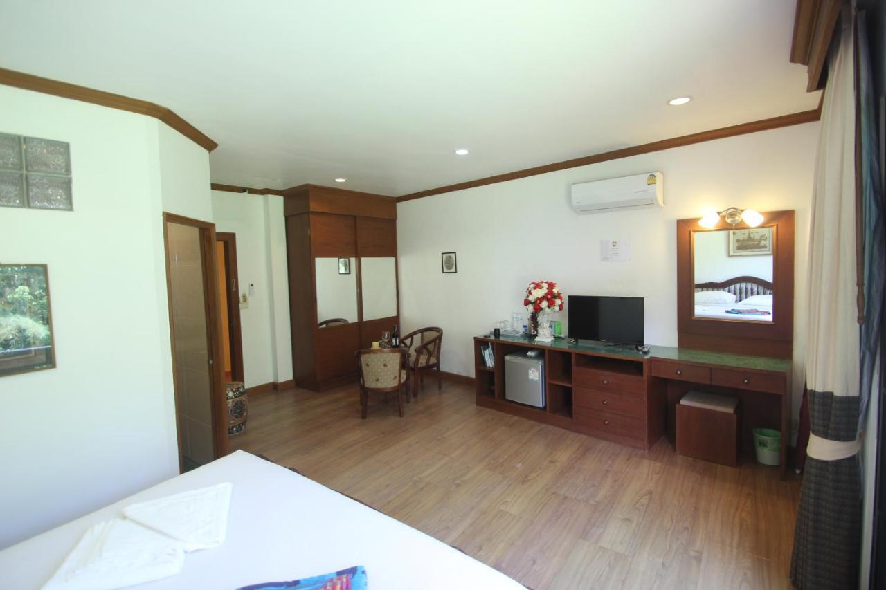 Hotel Naithon Beach 3*