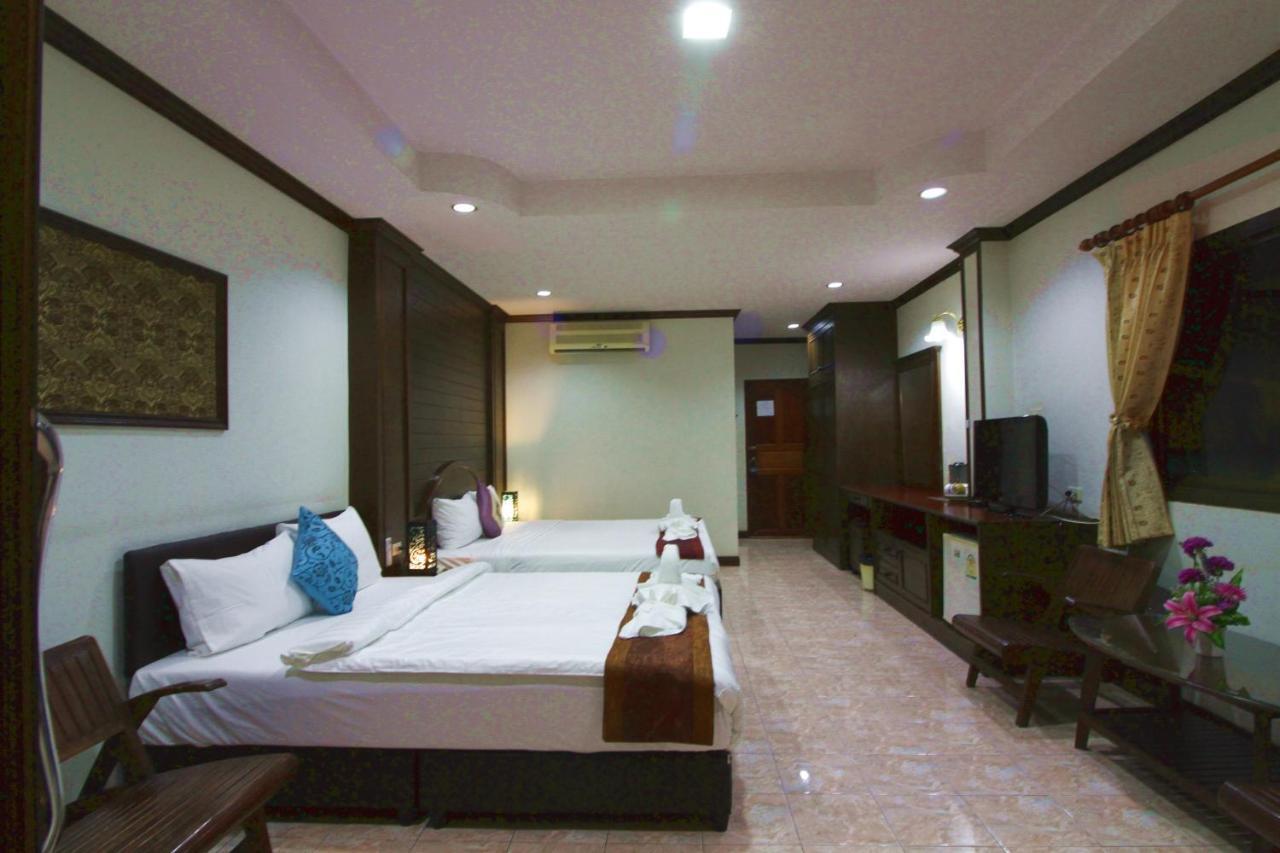 Hotel Baan Veerakit 4*