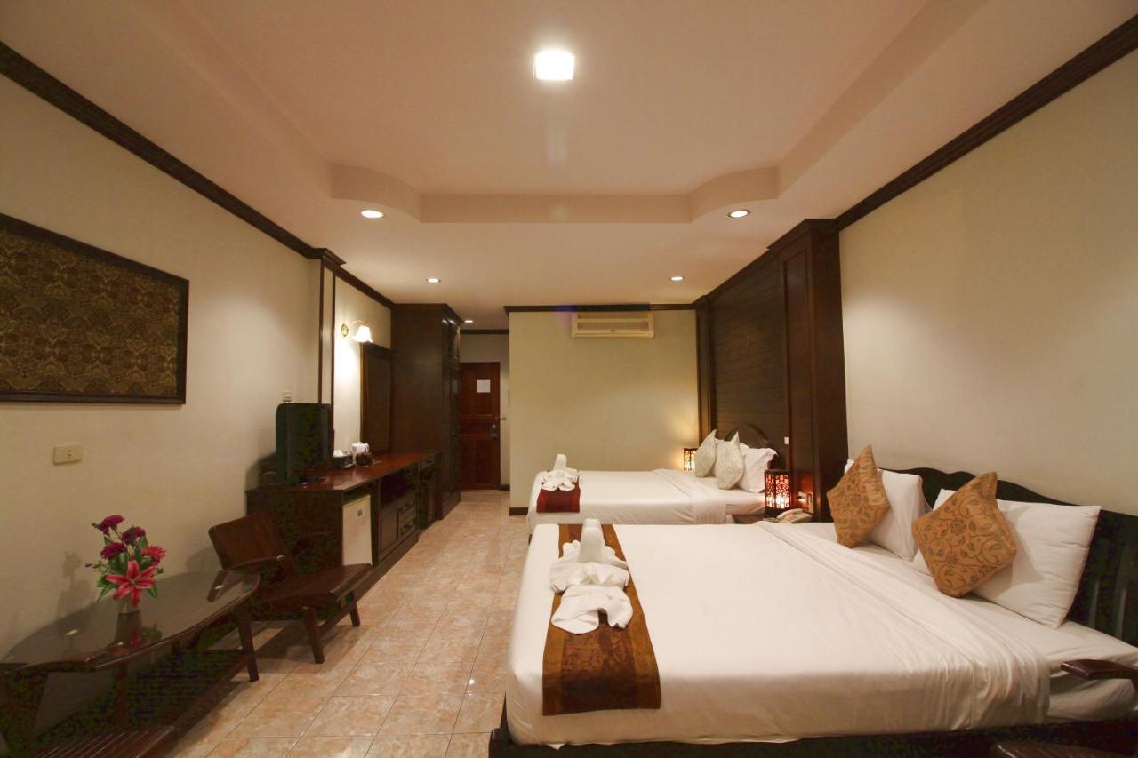 Hotel Baan Veerakit 4*