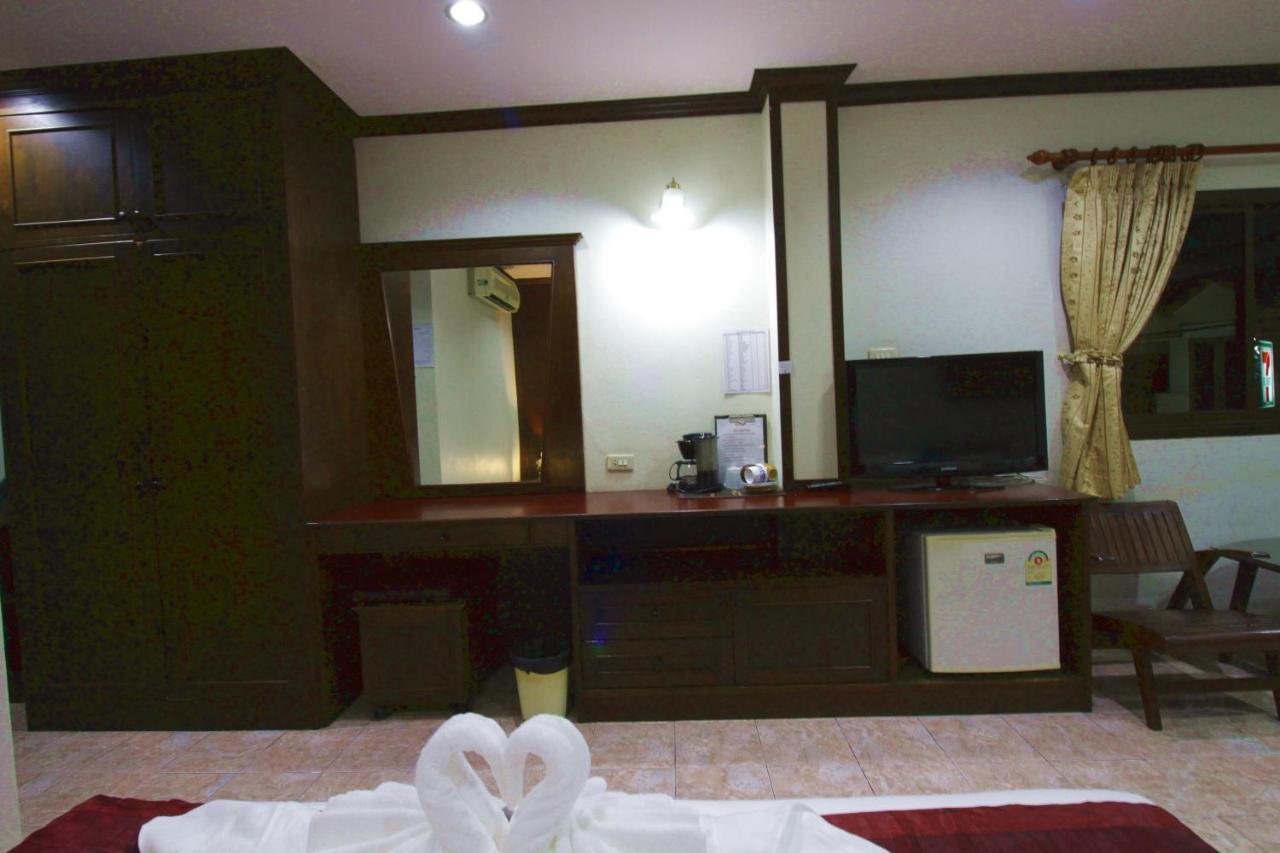 Hotel Baan Veerakit Patong