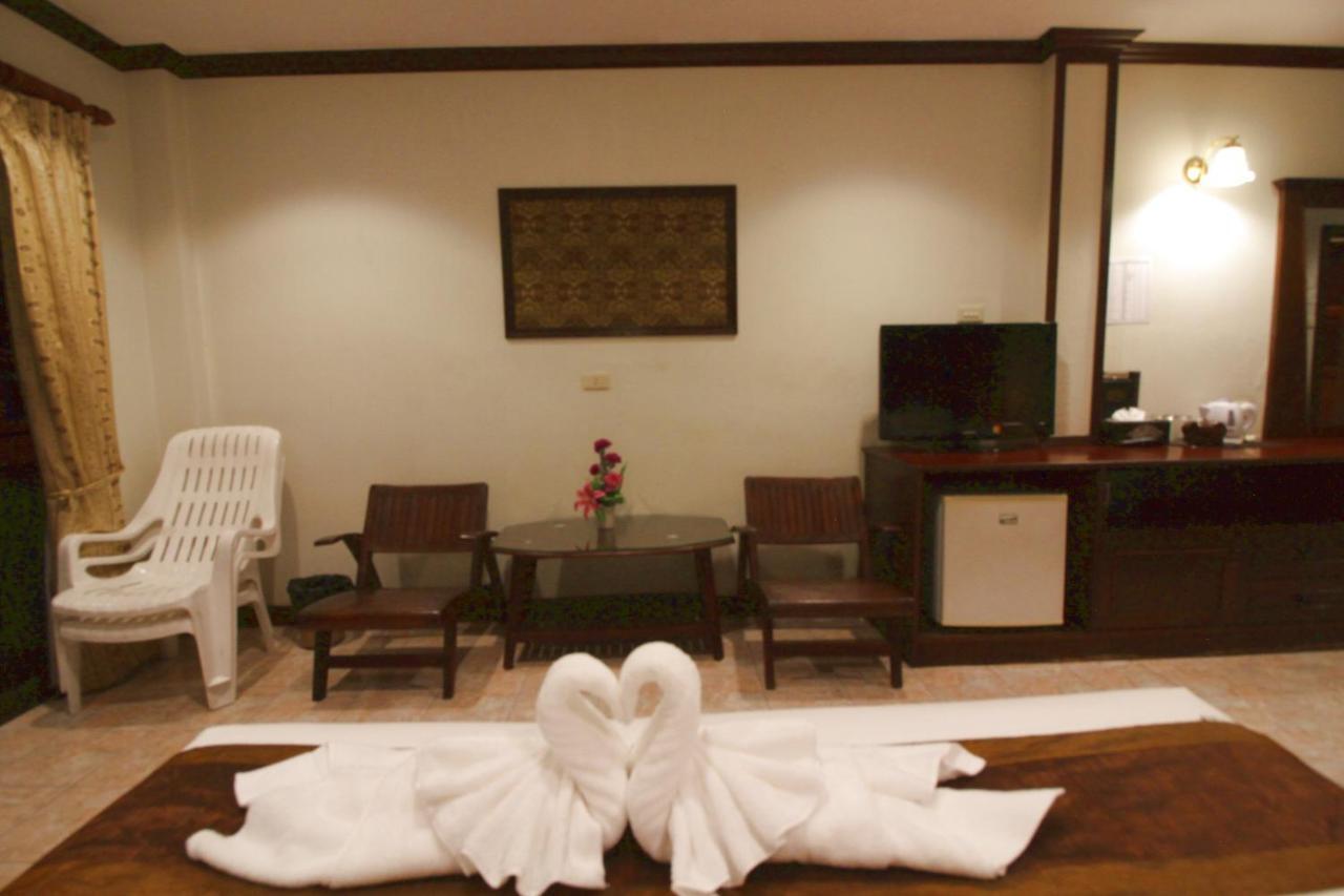 Baan Veerakit Hotel 4*