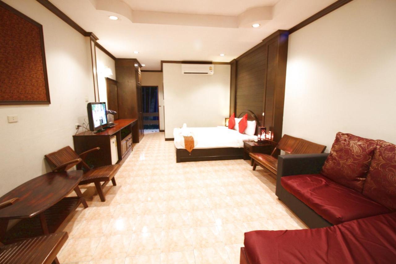 Baan Veerakit 4*