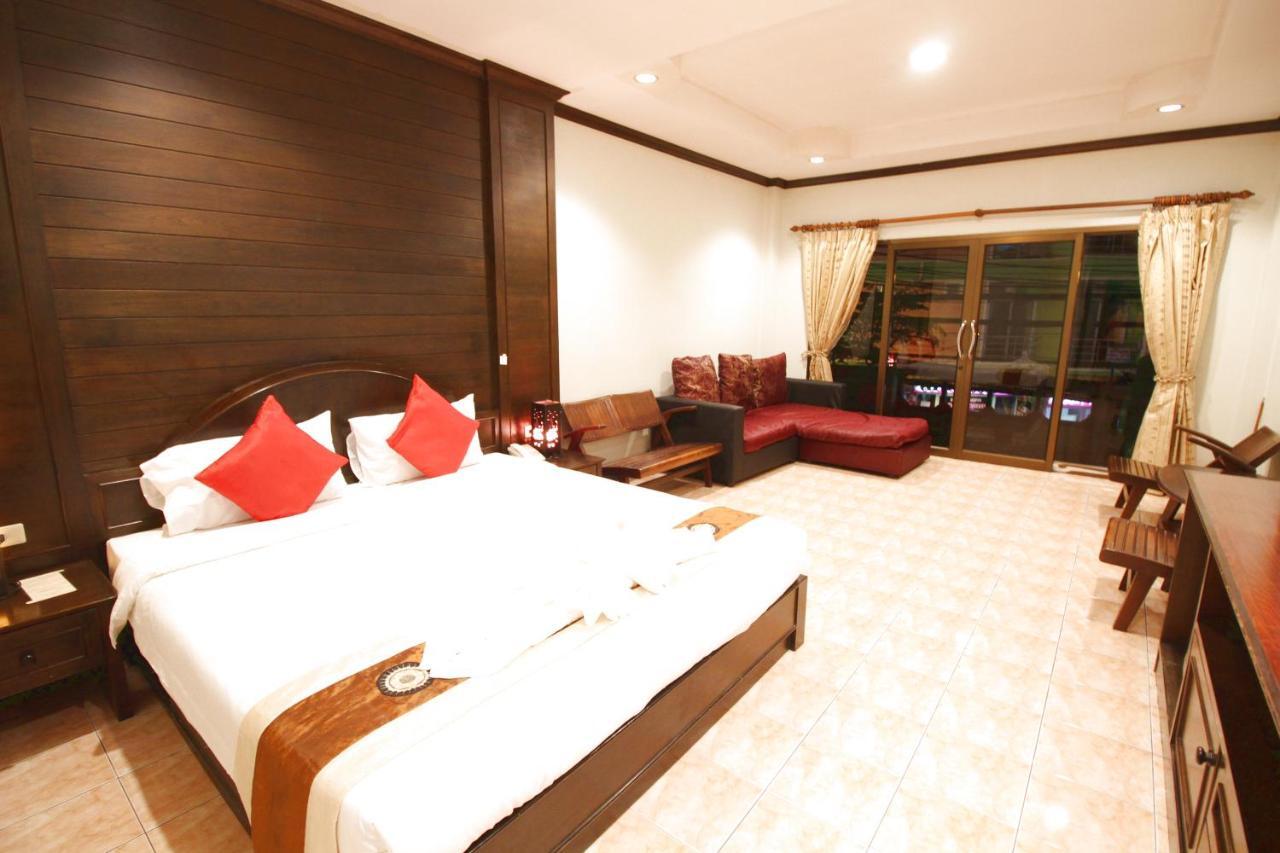Hotel Baan Veerakit Patong