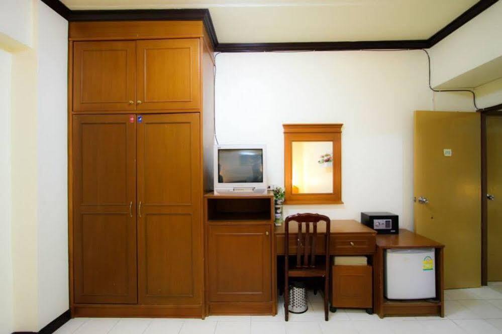 Hotel Holidays House Karon