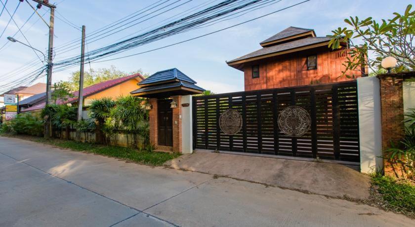 Lemon Tree Naturist Naiharn 3*