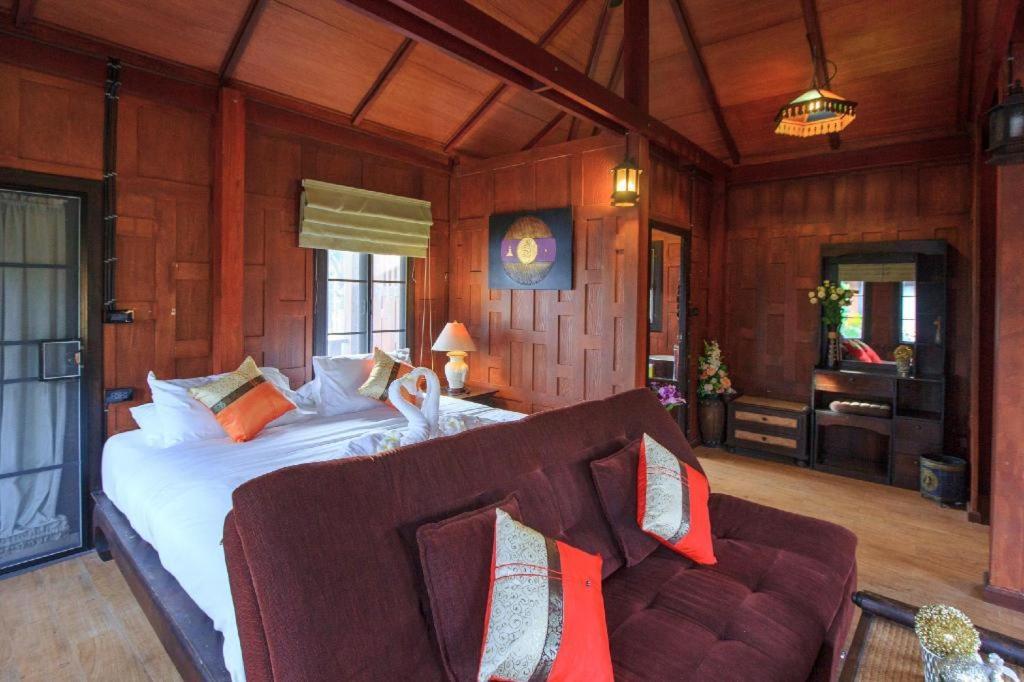 Resort Lemon Tree Naturist Naiharn