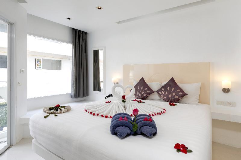 Grand Sunset Phuket Hotel