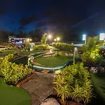 Grand Blue Hotel