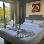 Hill View Lodge