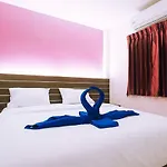 The Shades Bed And Breakfast Boutique Hotel