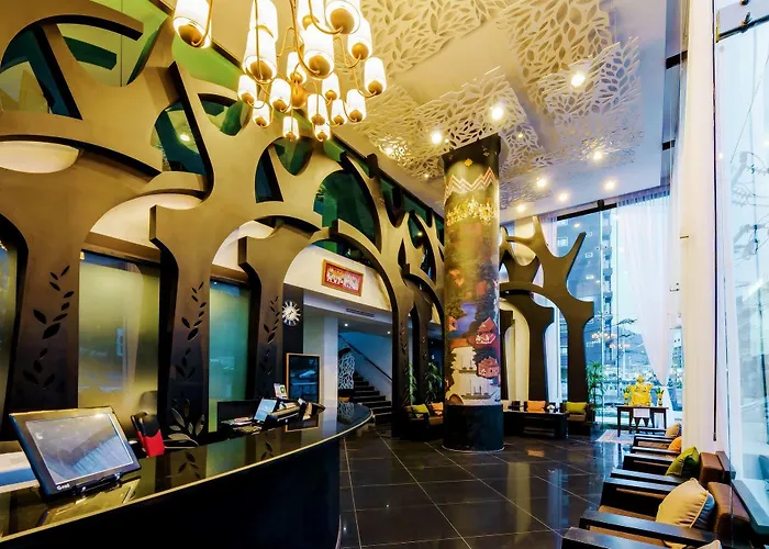 Raha Grand Hotel