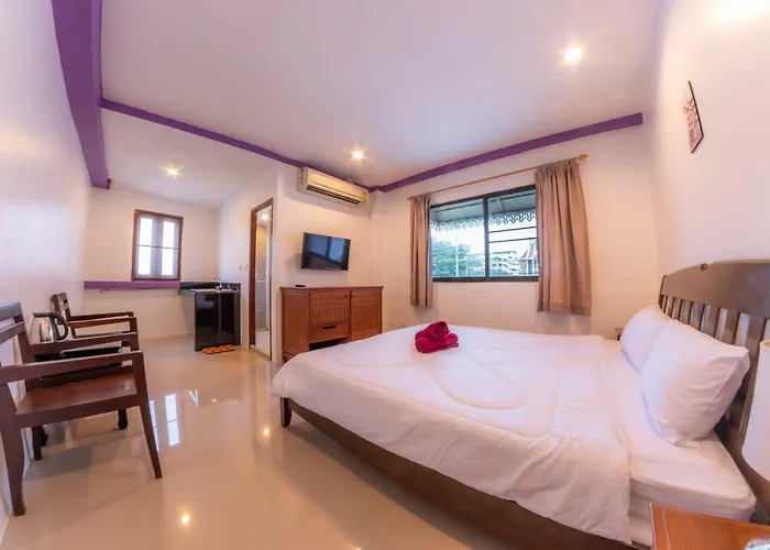 Enrico Hostel Patong