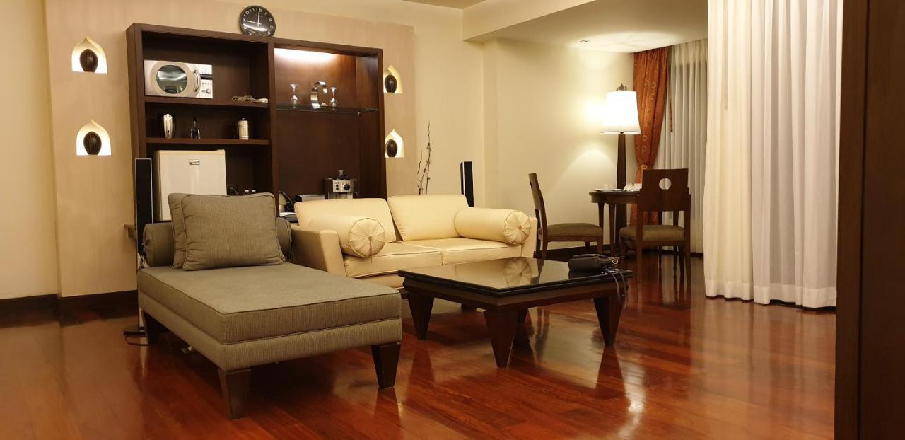 Paragon & Sha Extra Patong