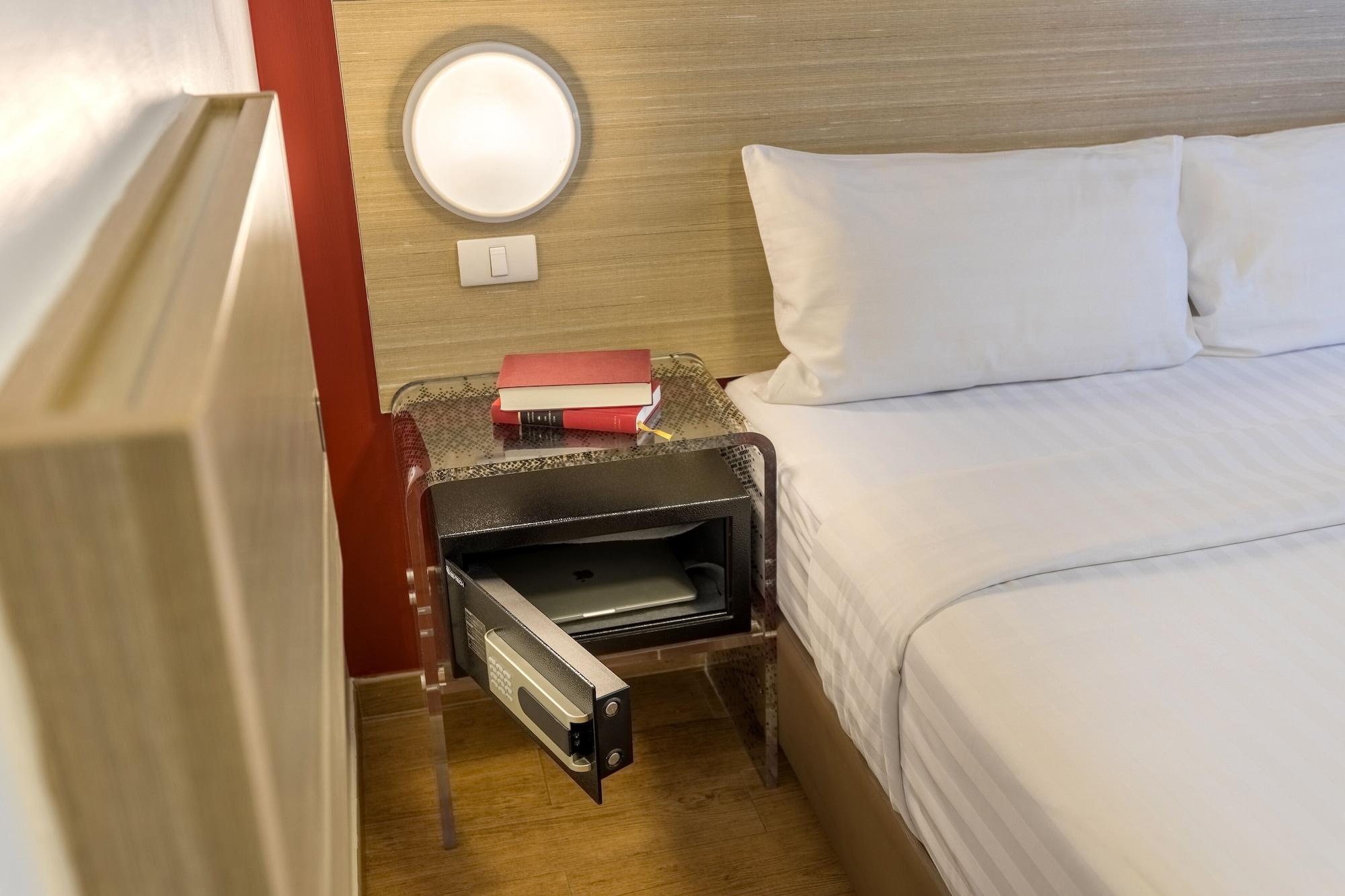 Red Planet Phuket - Sha Extra Hotel