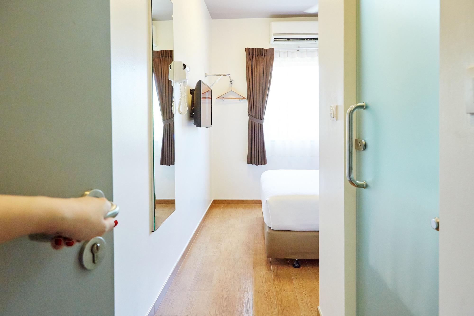 Red Planet Phuket - Sha Extra Hotel Patong