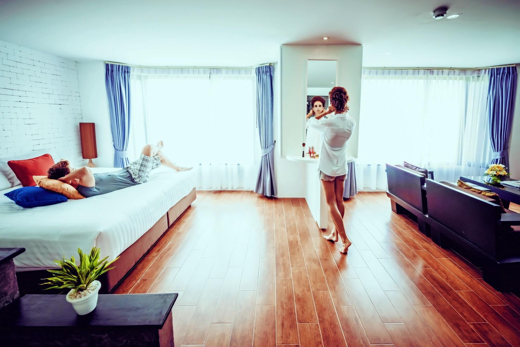 Raha Grand Hotel 3*