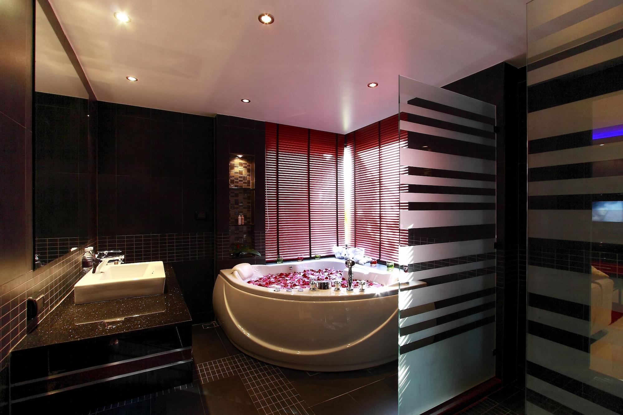 Absolute Bangla Hotel 4*