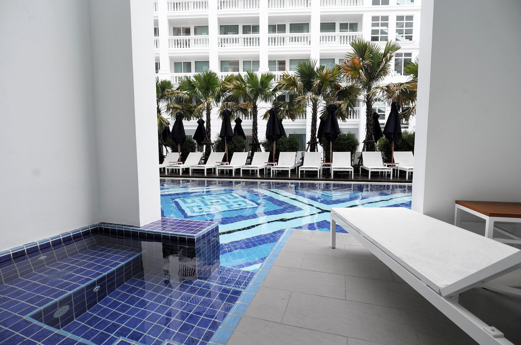 Moevenpick Myth Phuket Hotel