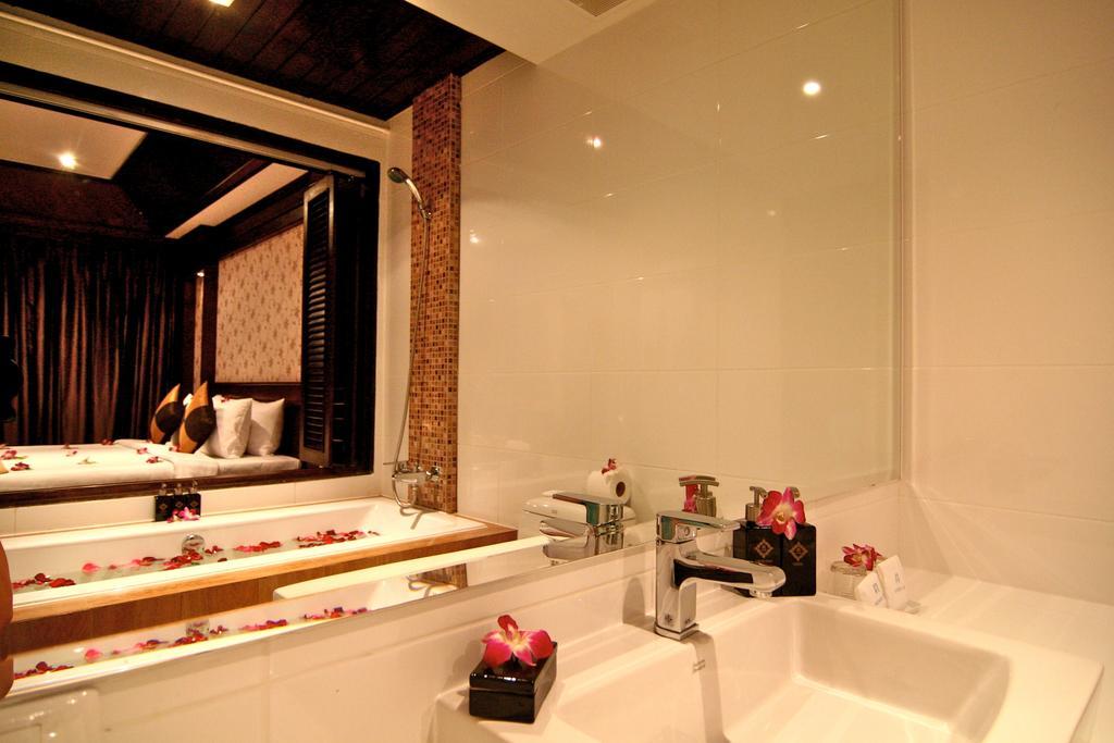 Rayaburi Hotel,