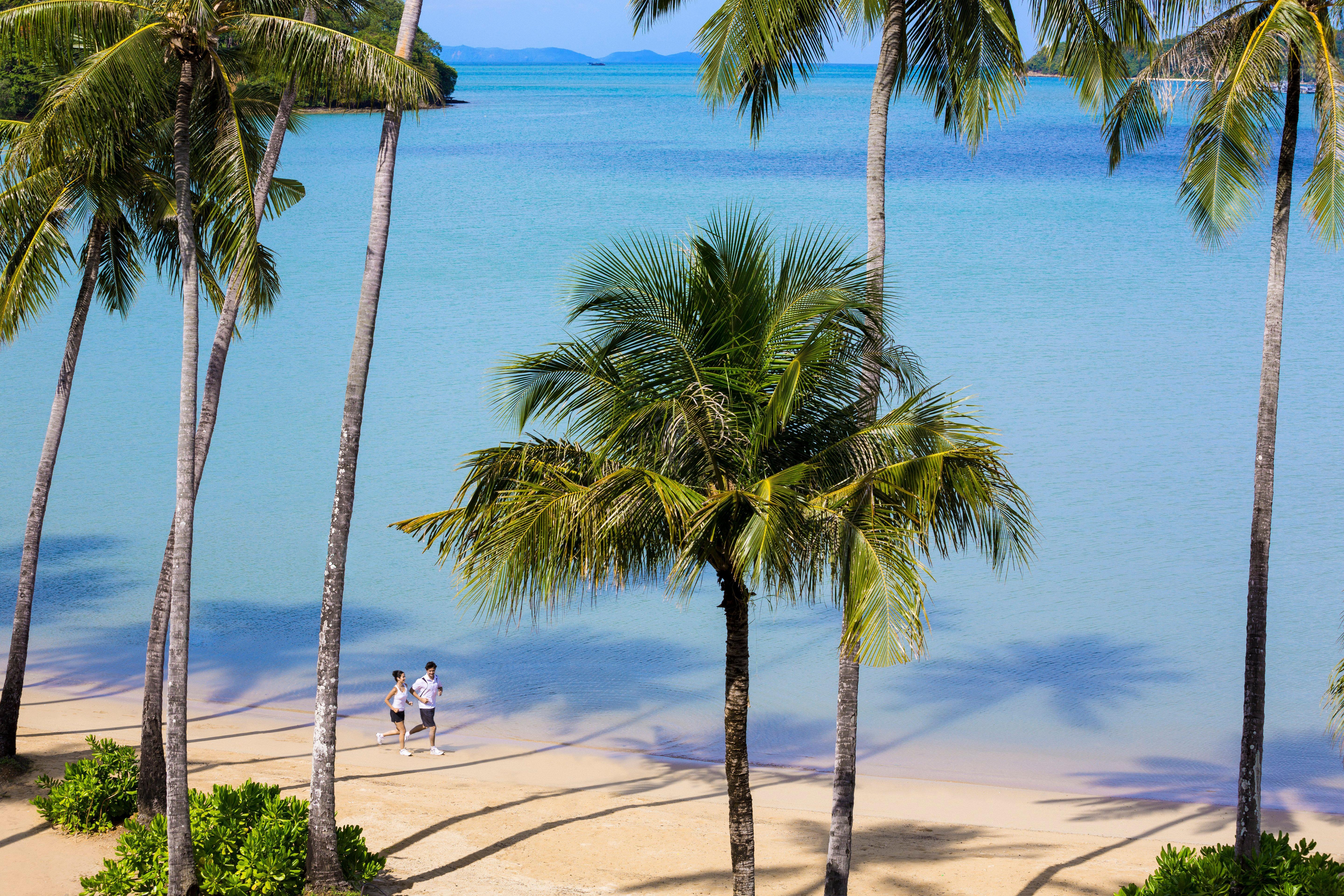 Resort Phuket Beachfront 5*