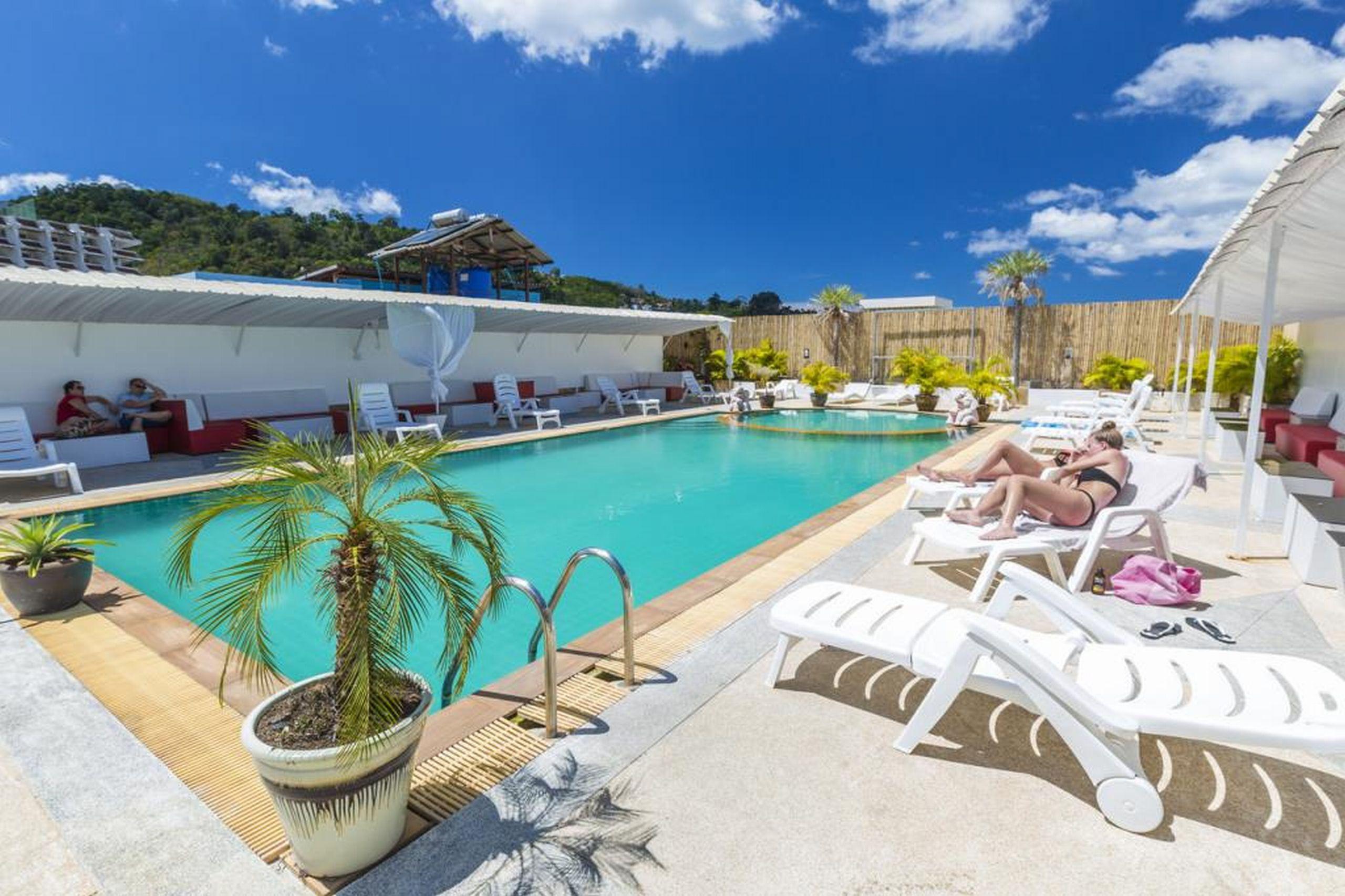 Hotel Azure Phuket 3*