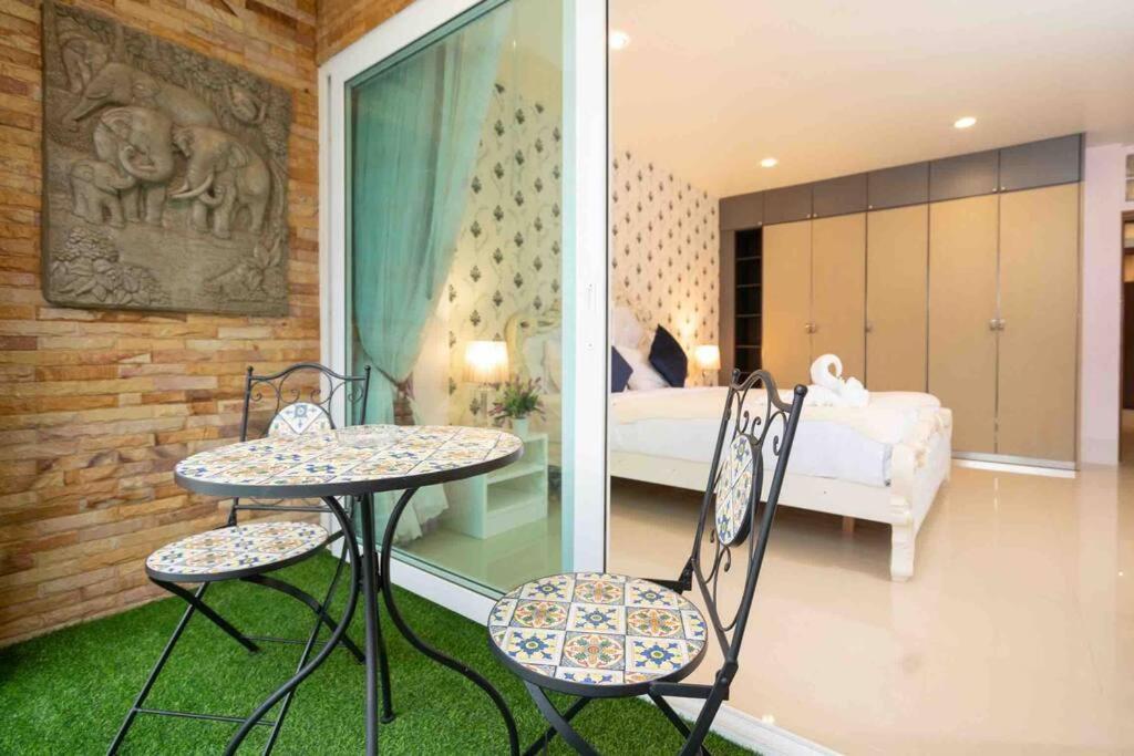 Spacious 4 Bedroom Vacation Rooftop Views Rumah percutian *