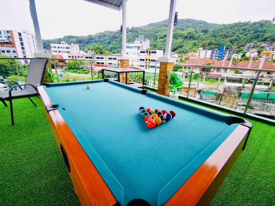 Spacious 4 Bedroom Vacation Rooftop Views Rumah percutian Patong