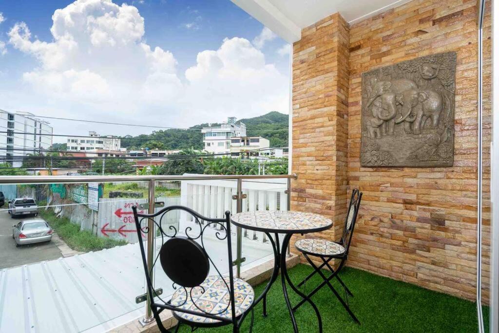 Spacious 4 Bedroom Vacation Rooftop Views Rumah percutian Patong