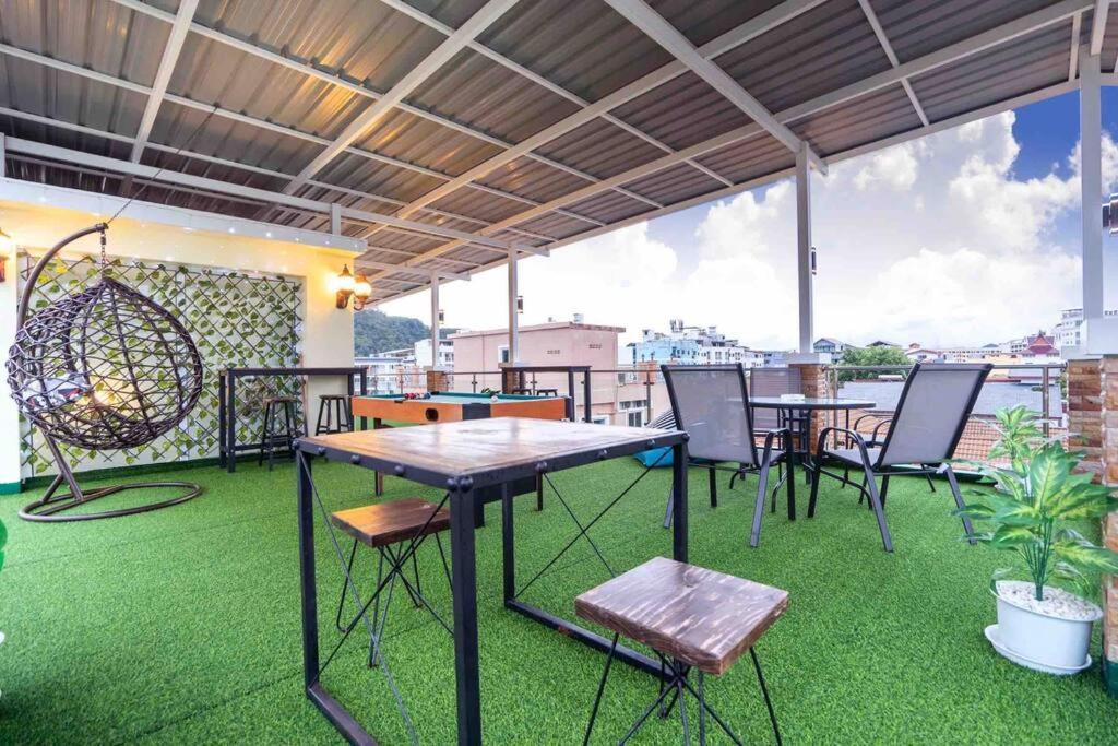 Spacious 4 Bedroom Vacation Rooftop Views * Patong
