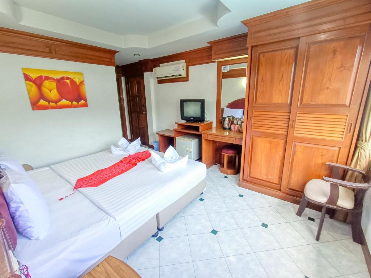 Black Pearl Patong Beachfront Hotel