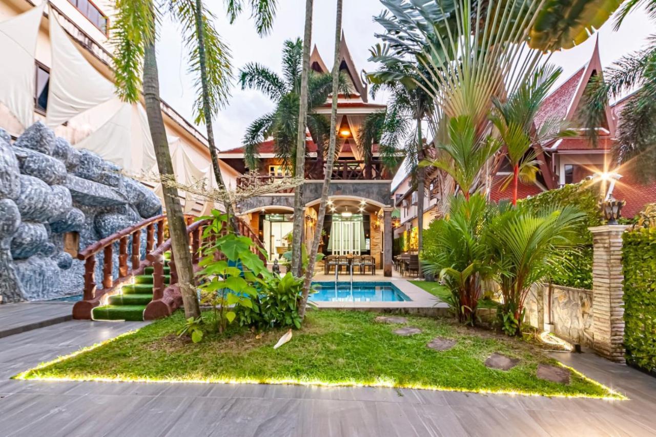 Cologne​ @nanai Villa Patong