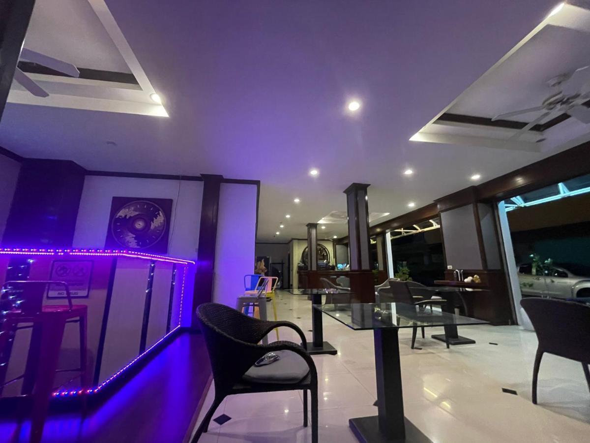 Hill View Hotel 3*
