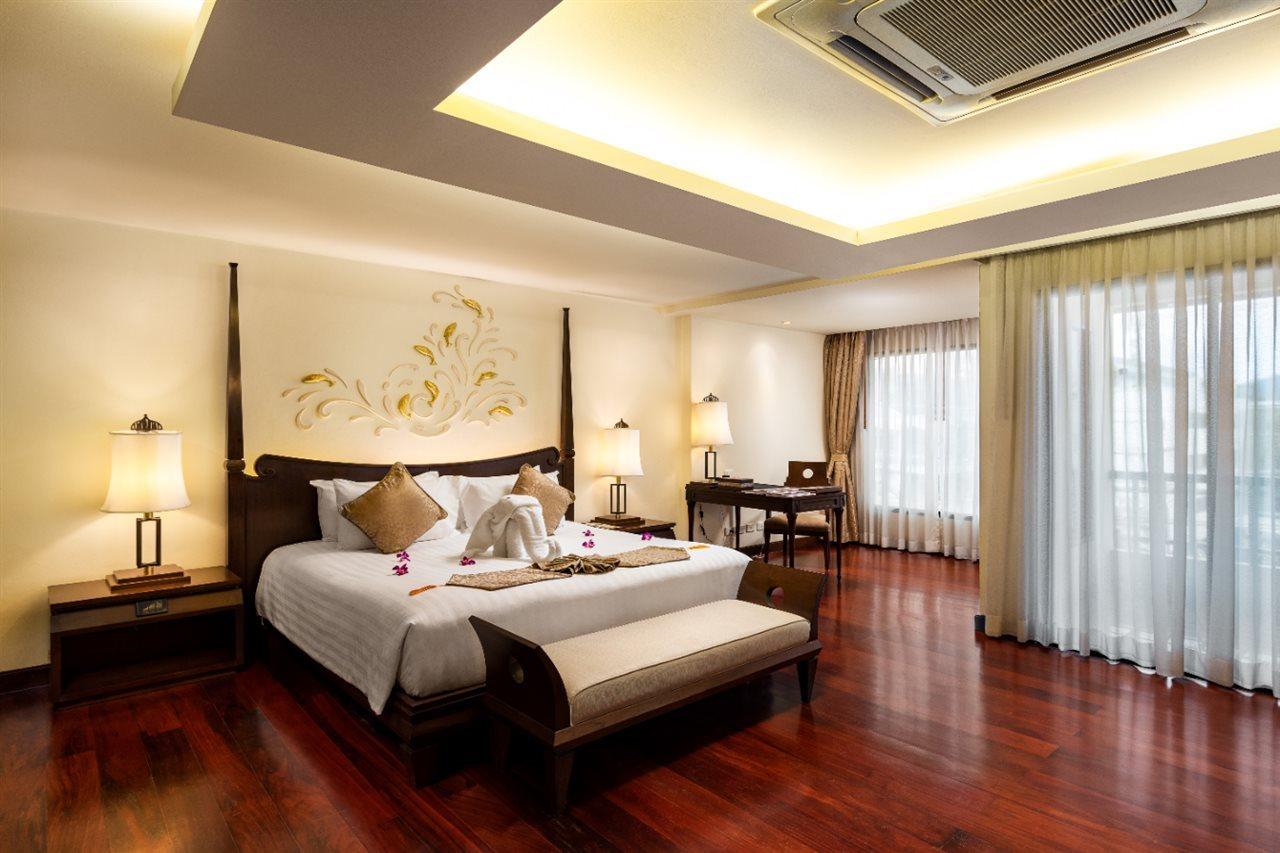 Hotel Paragon & Sha Extra