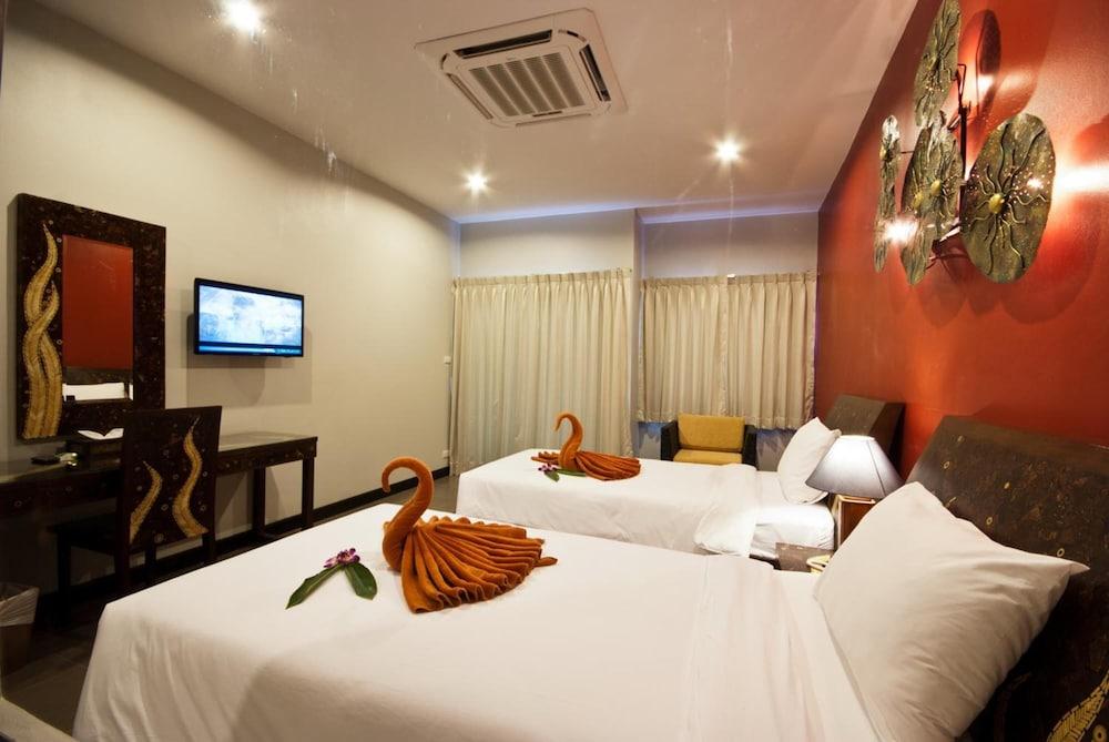 Meir Jarr Hotel Patong