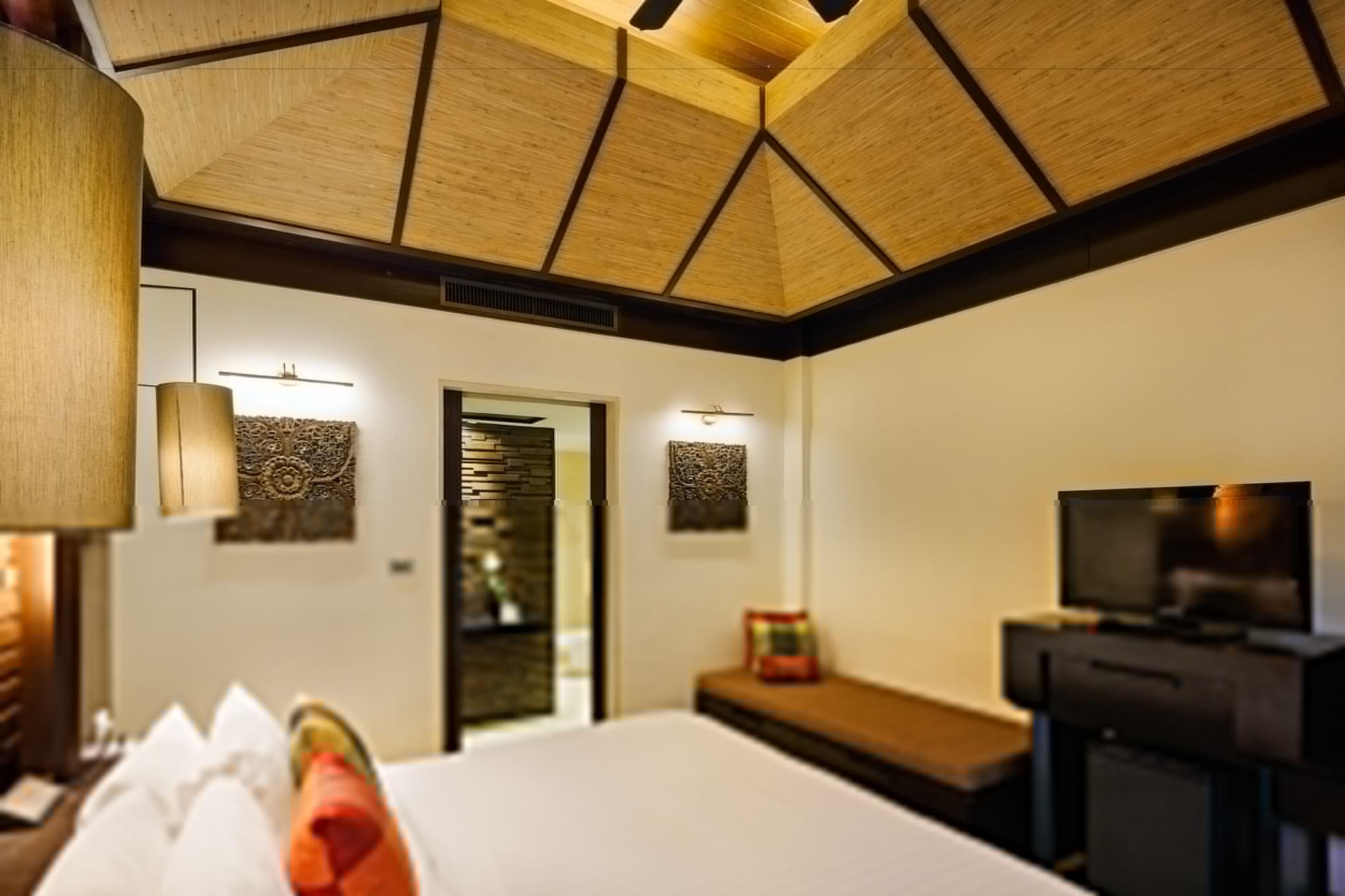 Impiana Beachfront Patong, Phuket 4* Patong
