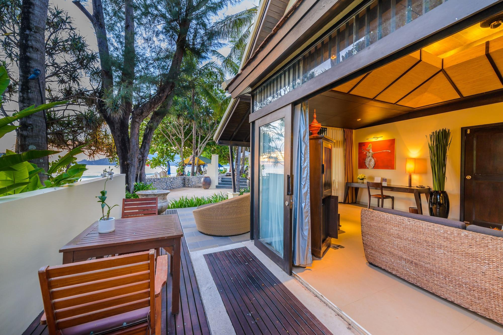 Impiana Beachfront Patong, Phuket Resort 4*