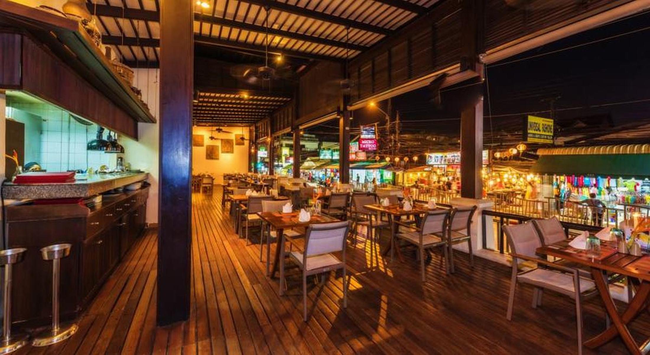 Impiana Beachfront Patong, Phuket Resort 4*
