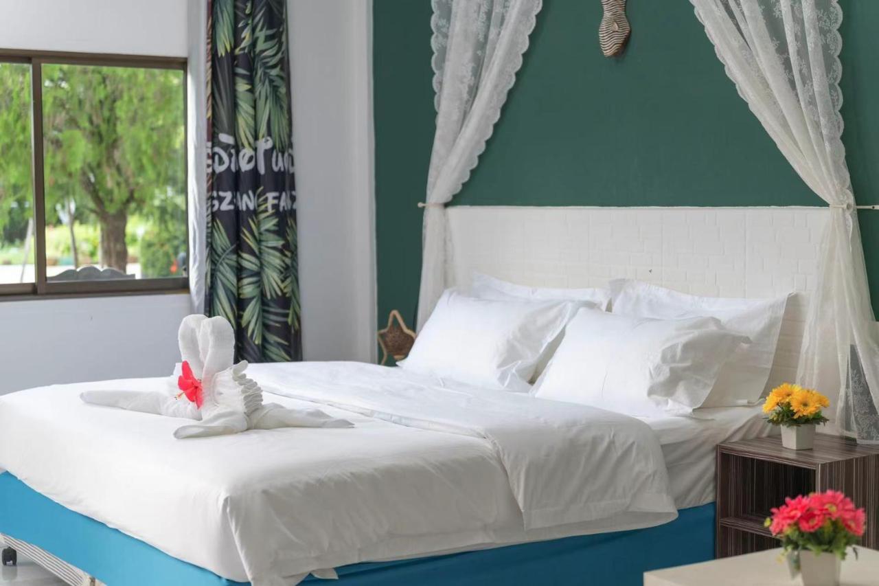 The Coconut Nanai Hotel