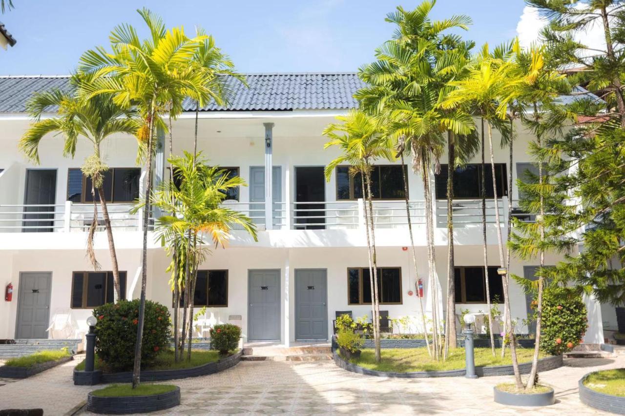The Coconut Nanai Hotel