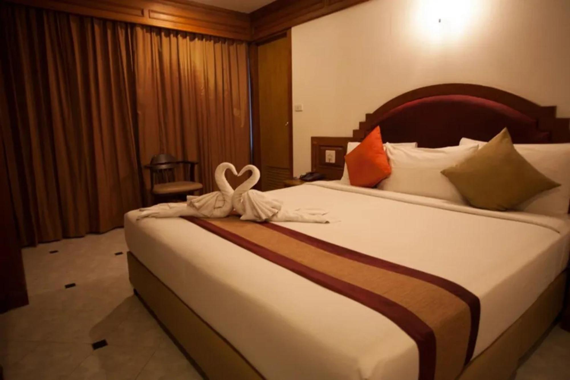 Black Pearl Beachfront Hotel 3*
