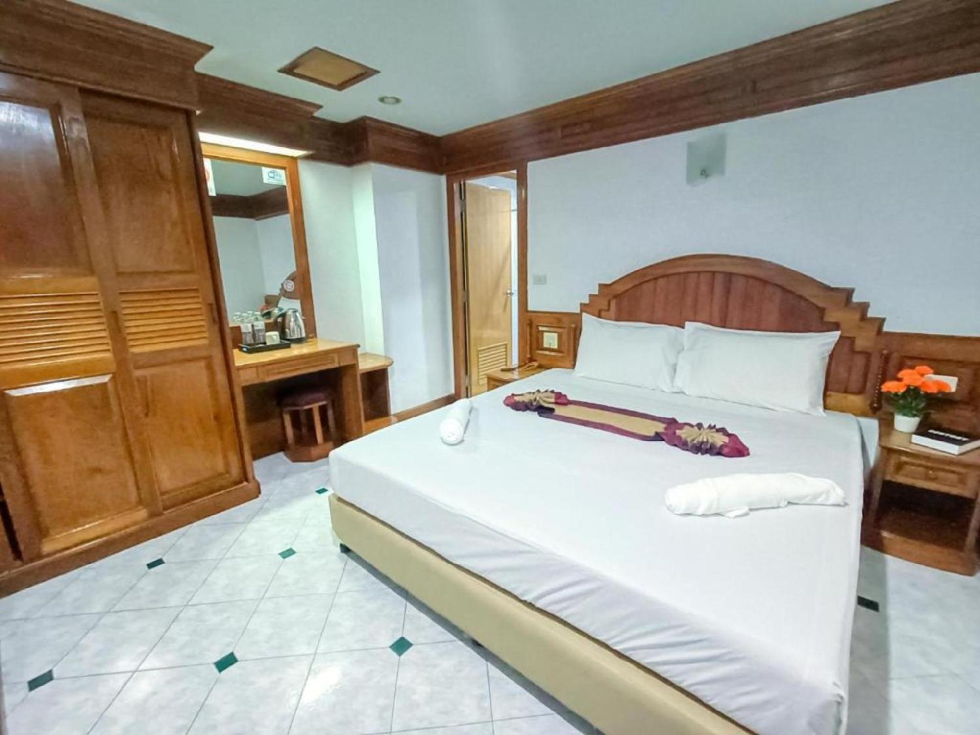 Black Pearl Beachfront Patong