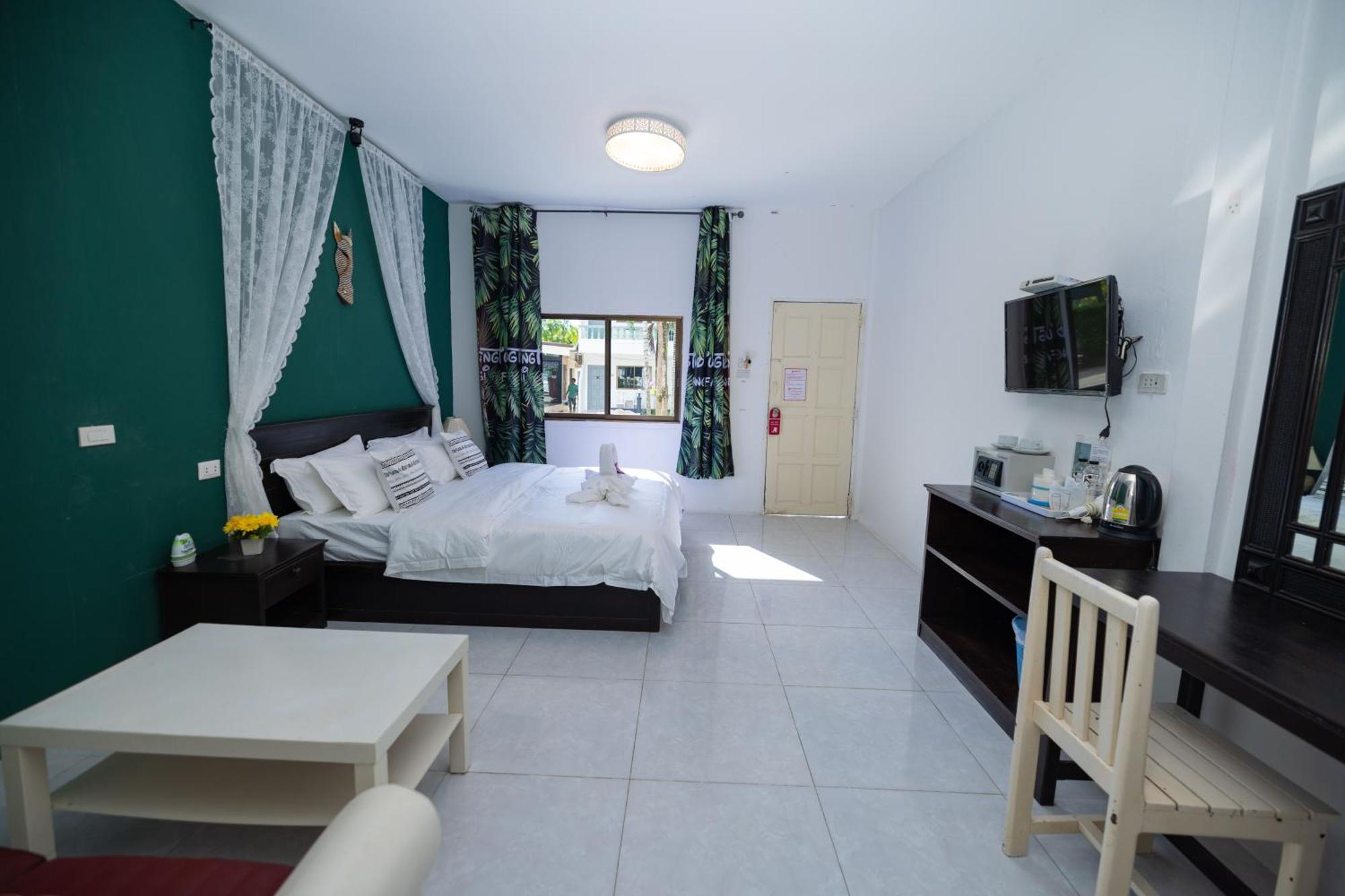 Hotel The Coconut Nanai Patong