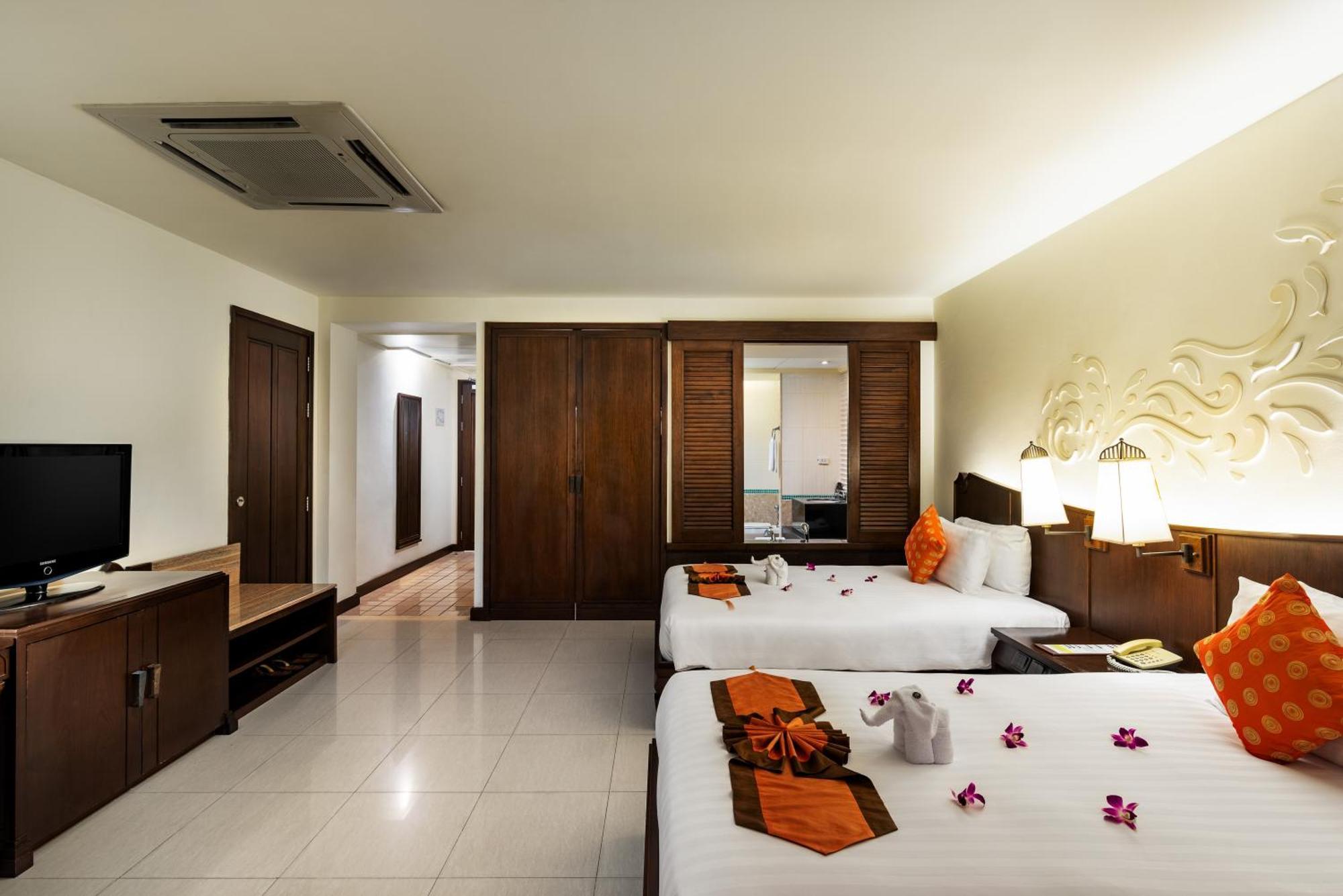Hotel Paragon & Sha Extra
