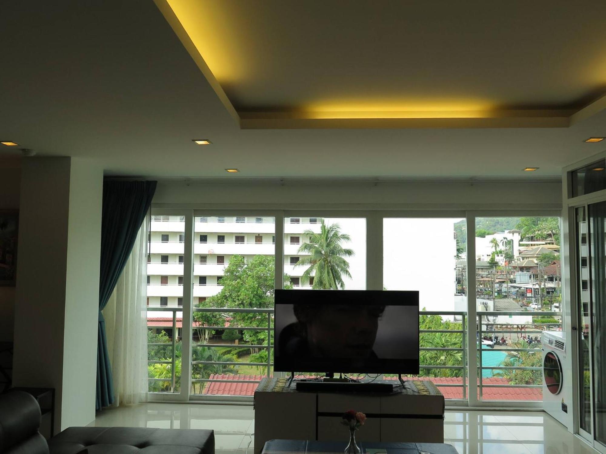 618-penthouse 3 Bedrooms Walking To