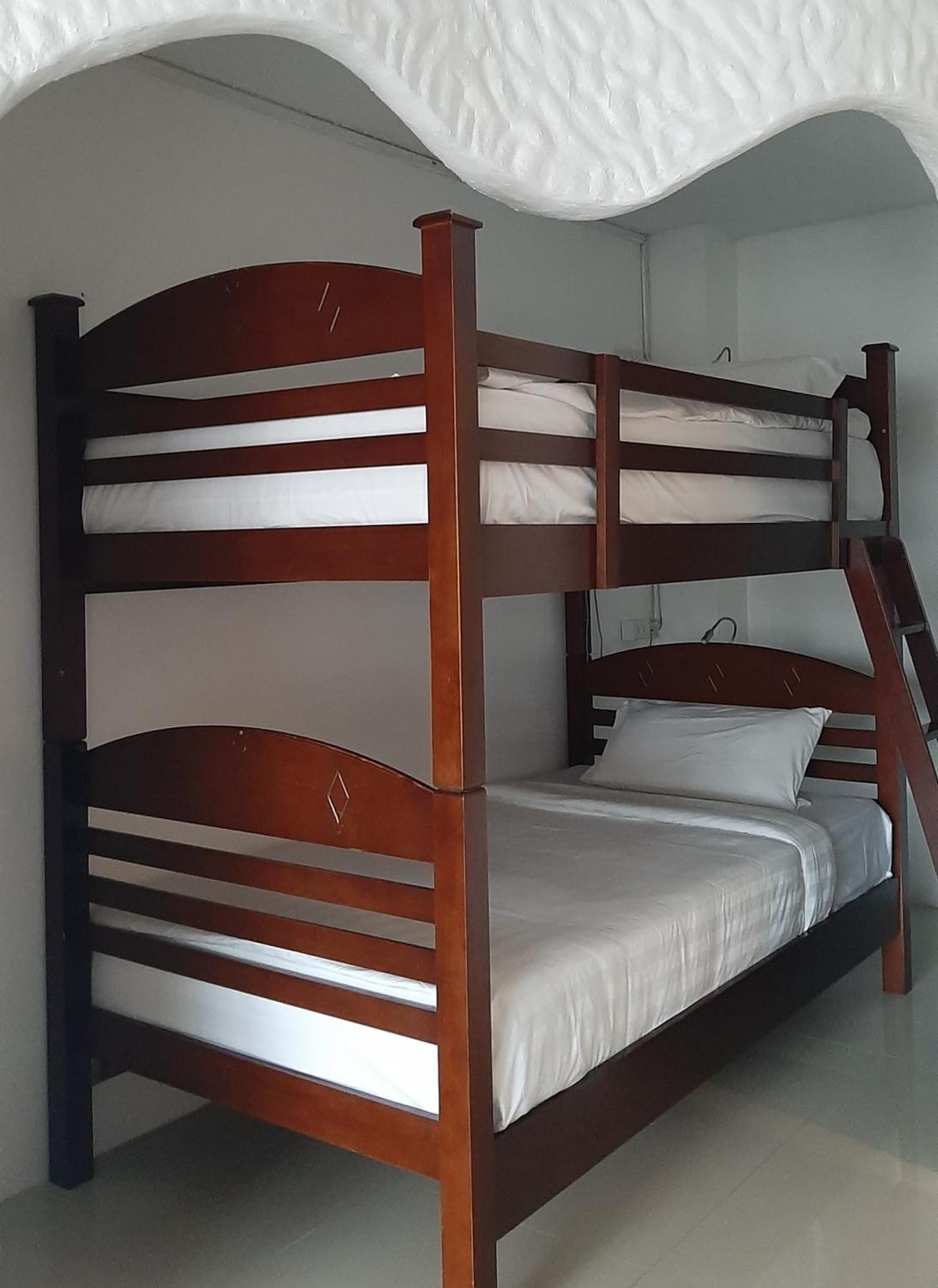 Big Boys' Bed & Burger - 3* Patong