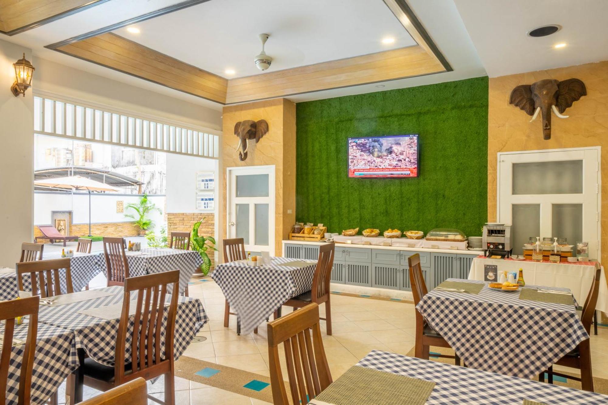 La Vintage 4* Patong