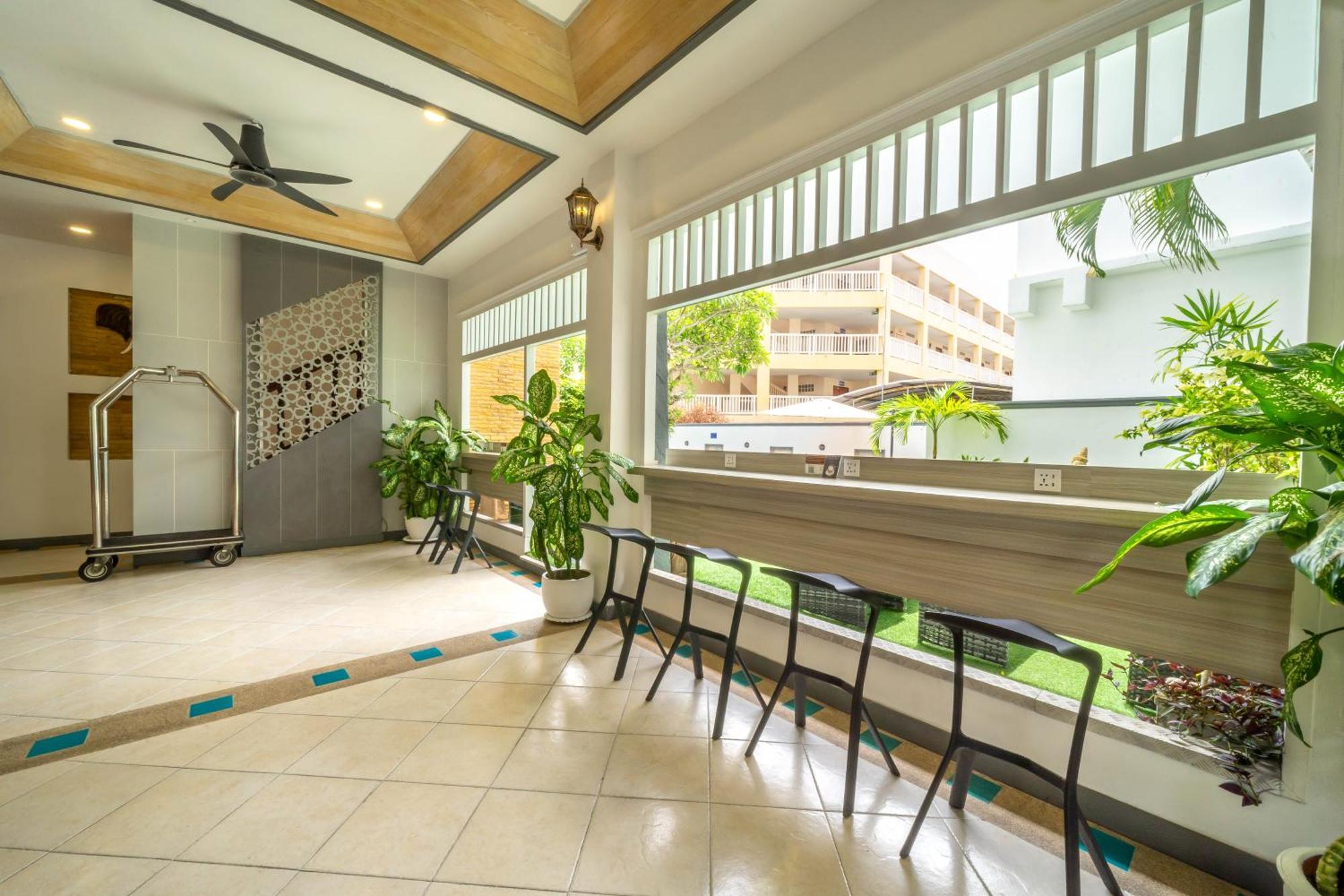 Hotel La Vintage Patong