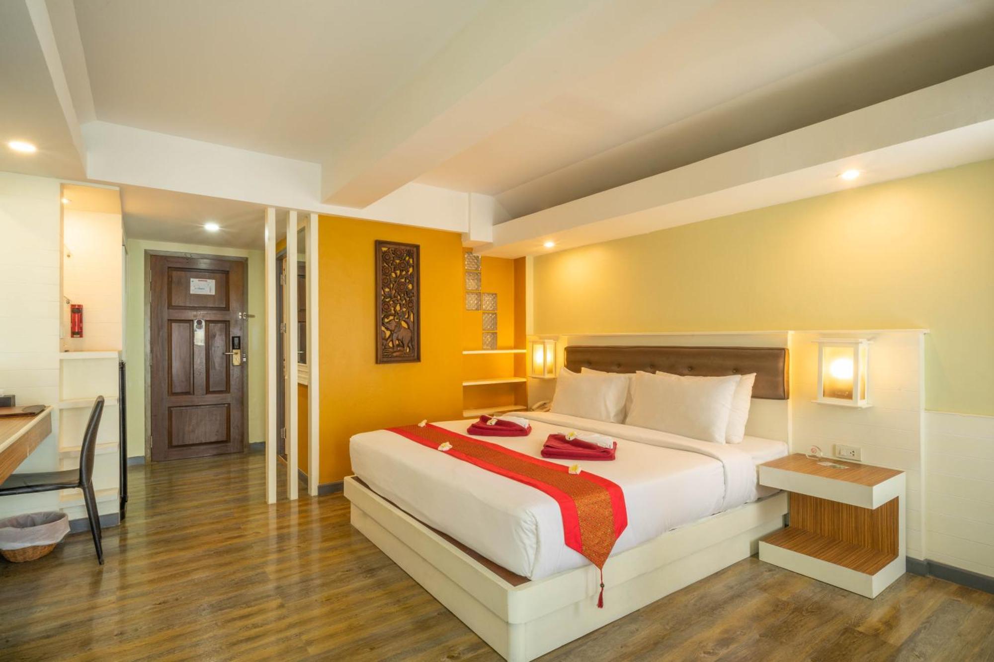 La Vintage 4* Patong