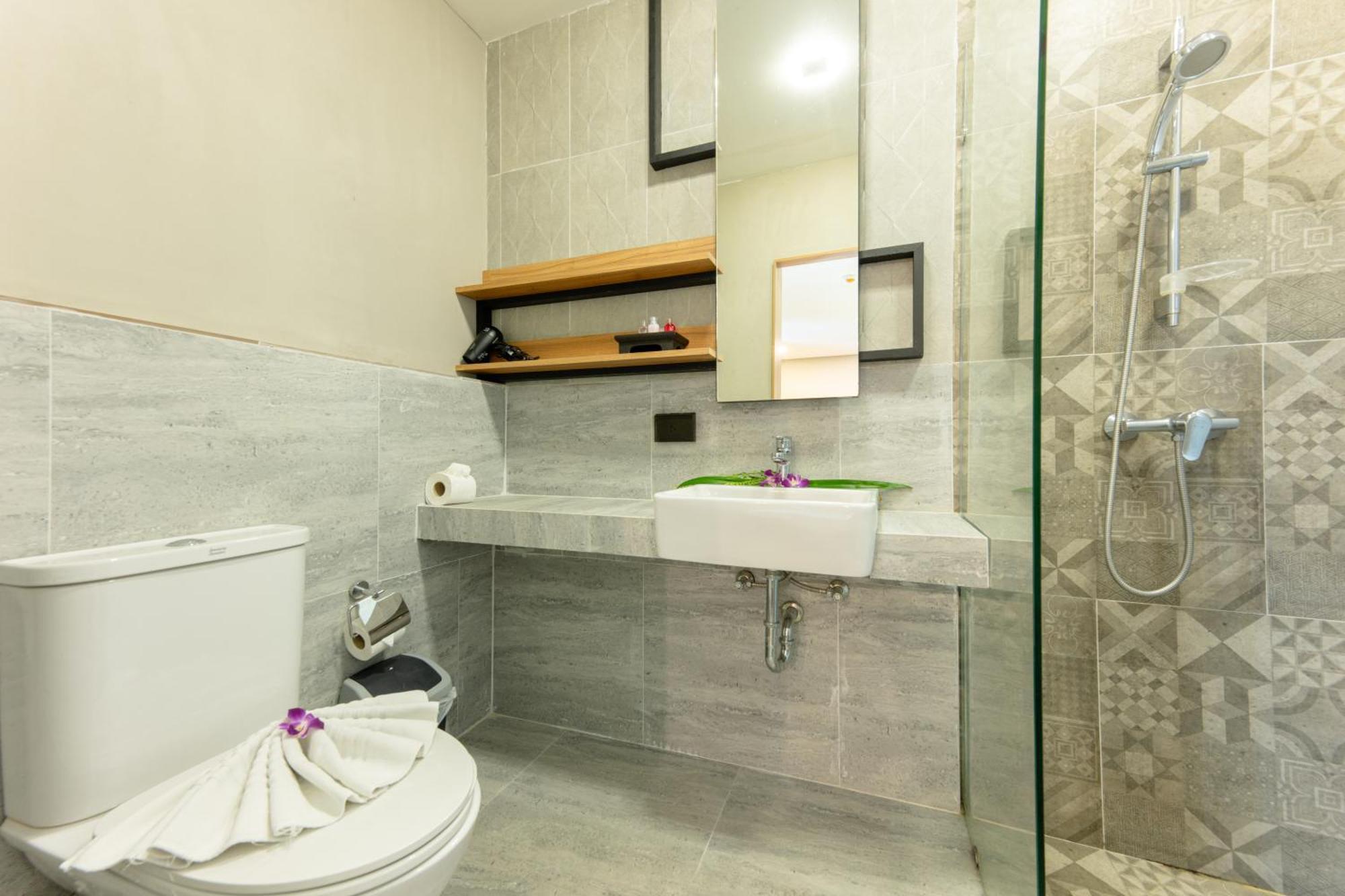 Hotel Sky Wave Patong